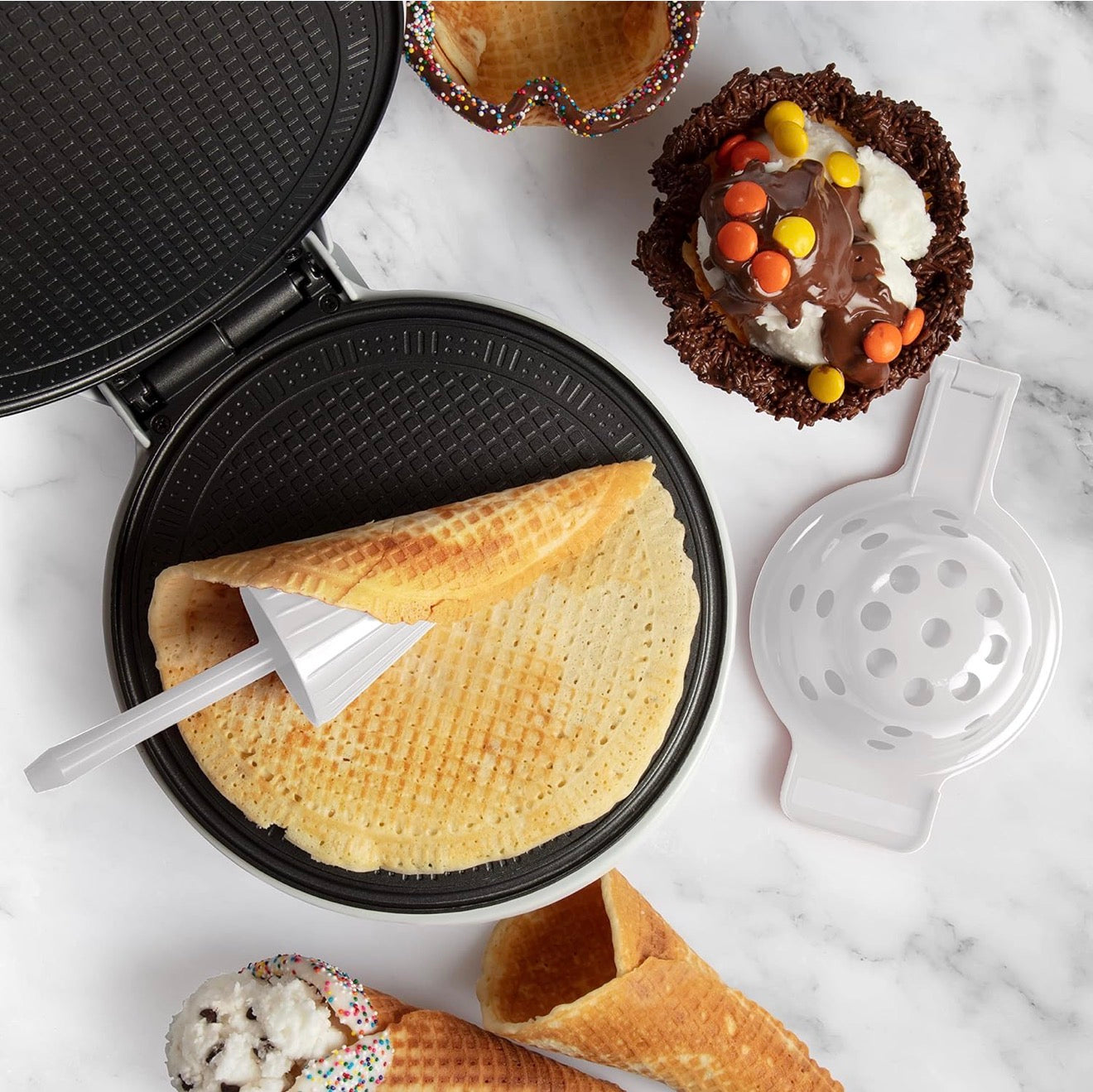 Máquina para Conos y Bowls de Helado CucinaPro – Haz Barquillas Caseras en Minutos