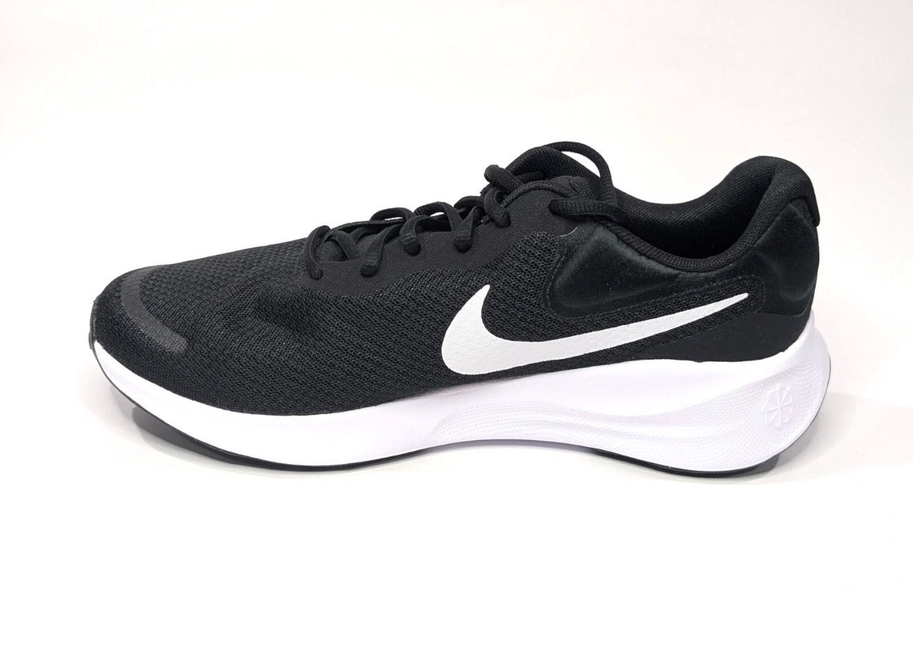 Nike Woman's Revolution 7 woman Running Negro/Blanco Wide
