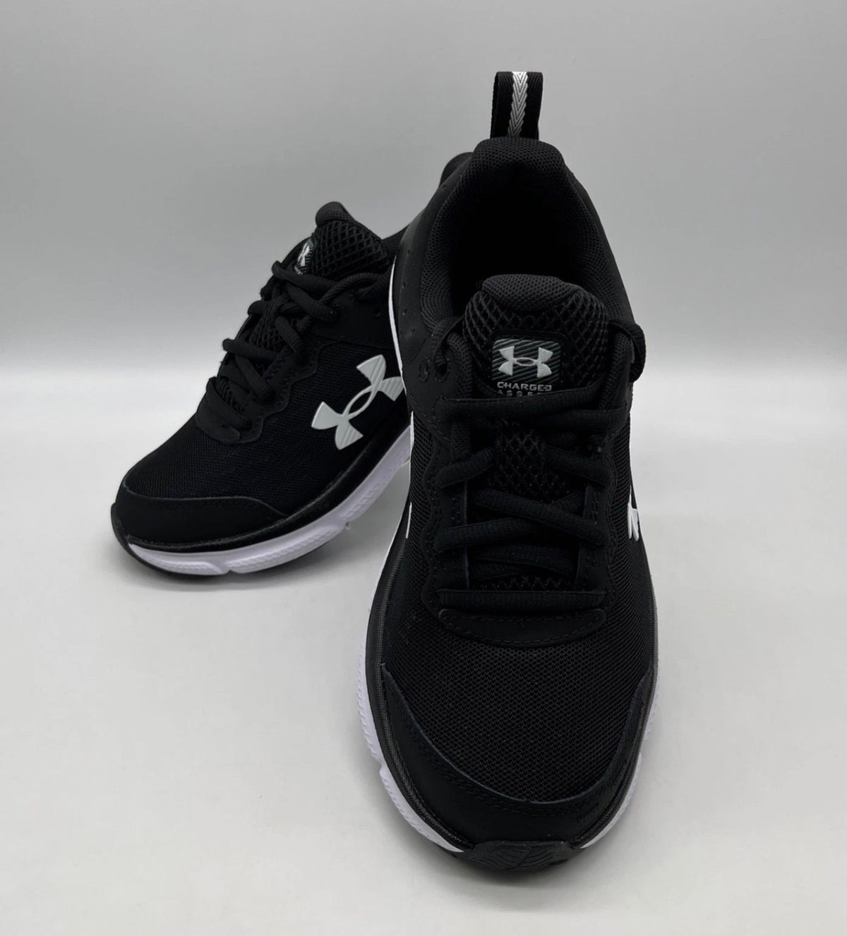 Zapatos Under Armour Charged Assert 10 Mujer – Black/White | Running Original - Talla 6